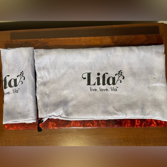 Lila Clogs with Cushioned Footbed and Durable Sole Size 8 with Shoe Bags - Picture 4 of 5